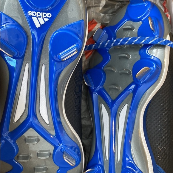 Size 6us adidas cleats - Picture 2 of 4